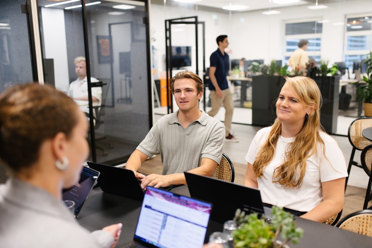 Rogier, Nina en Gabriella in gesprek