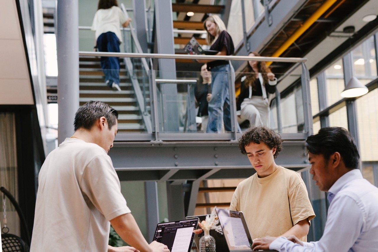 Tech team aan het werk